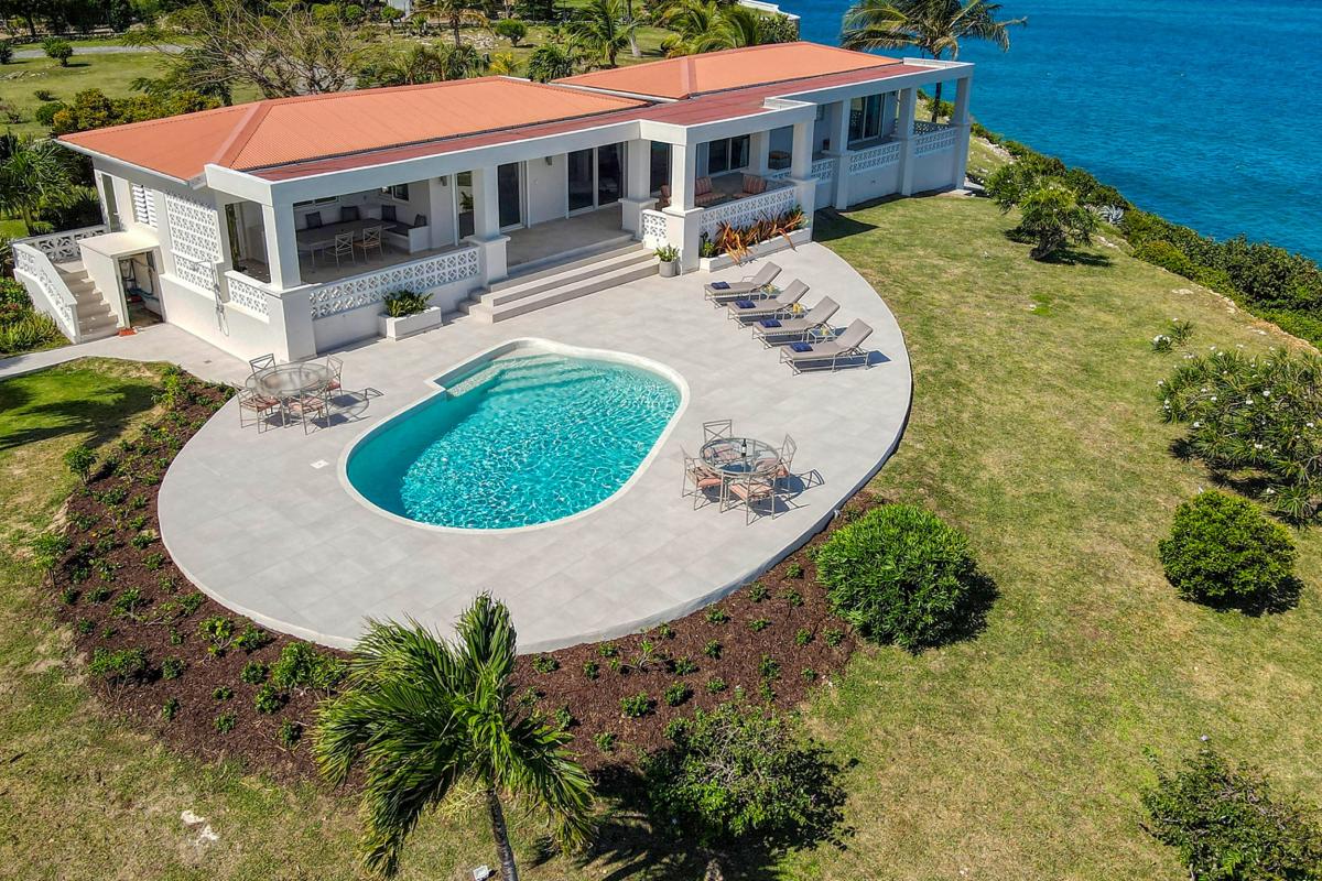 Pool villa St Martin - Pool from drone